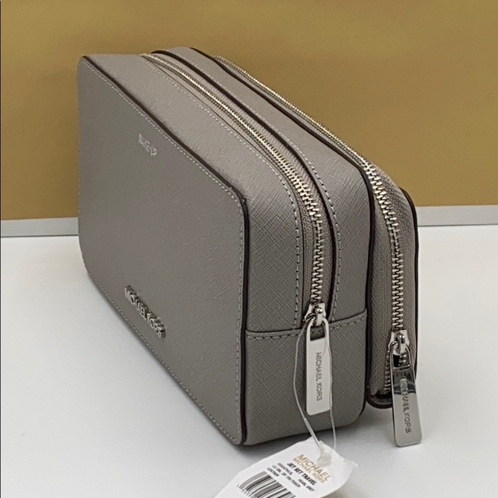 Michael Kors Large Double Travel Pouch Pearl Grey - Picture 6 of 16